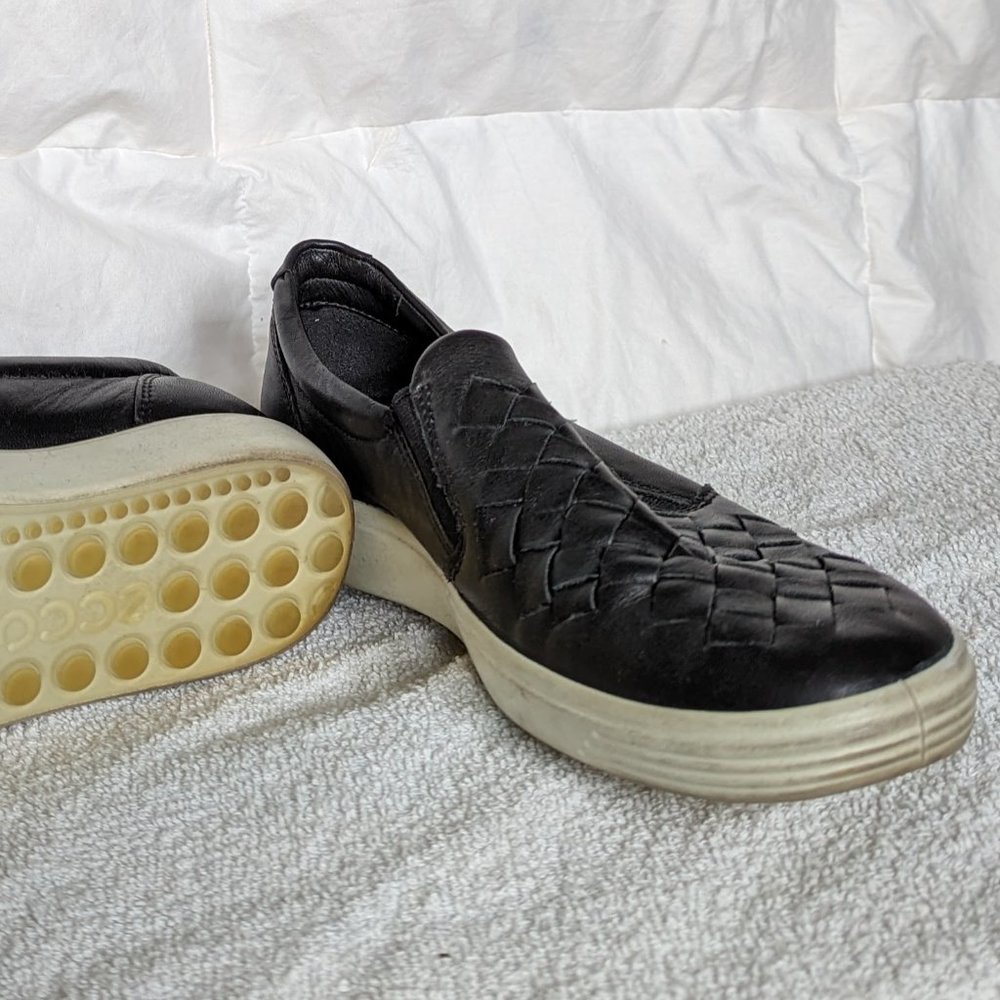 Ecco Shoes Womens Soft Size 5 Woven Slip On Sneakers Black